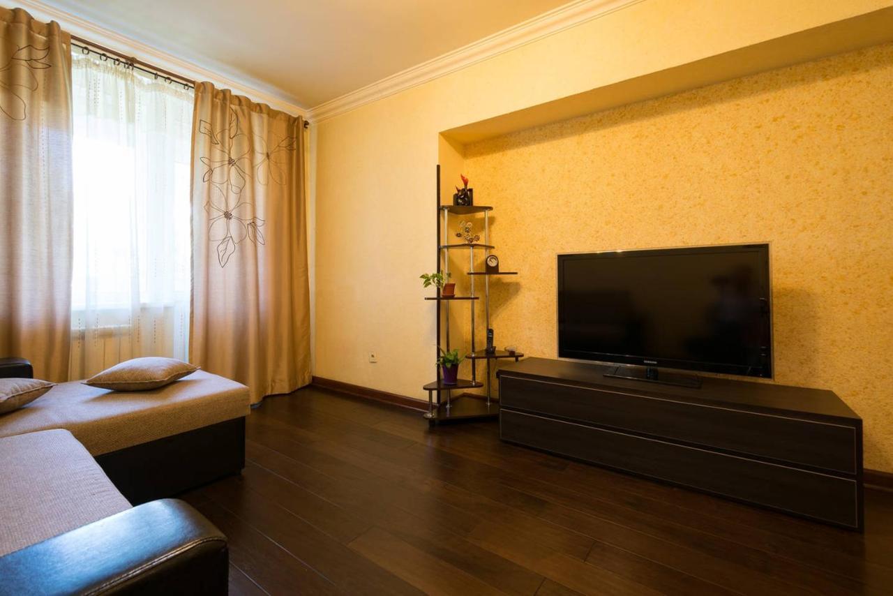 Nadezhda Apartments In Touristic Area, On The Dostyk Avenue 89 Alma-Ata Exteriör bild