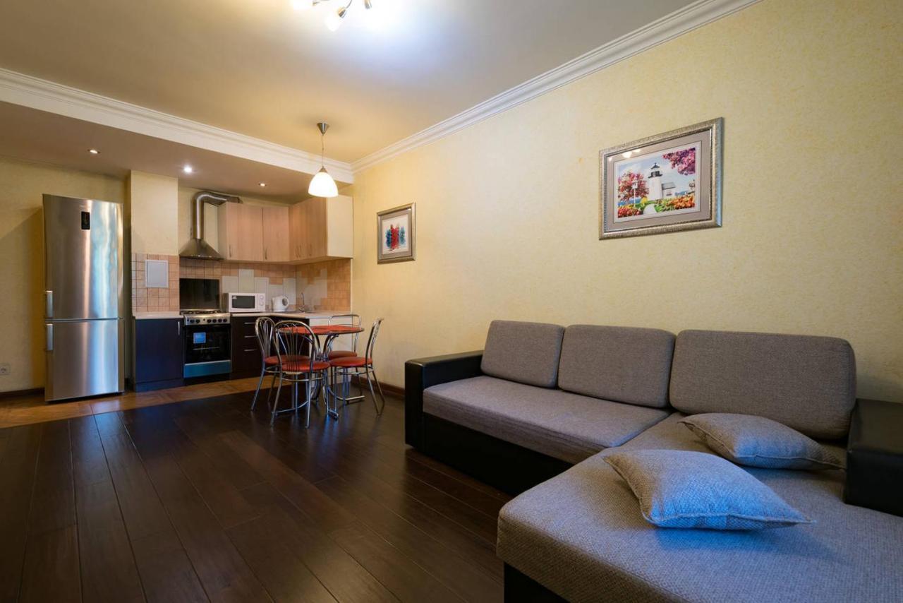 Nadezhda Apartments In Touristic Area, On The Dostyk Avenue 89 Alma-Ata Exteriör bild