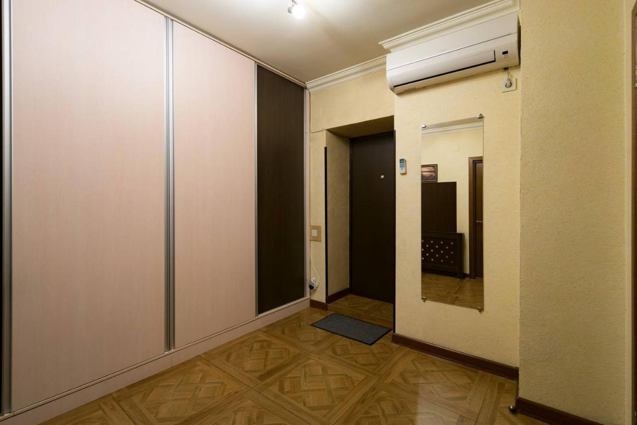 Nadezhda Apartments In Touristic Area, On The Dostyk Avenue 89 Alma-Ata Exteriör bild
